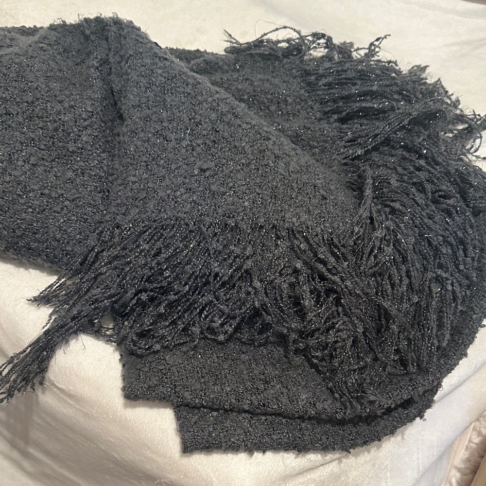 Madden Girl Gray Textured Scarf
